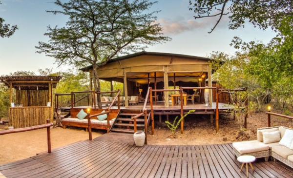 luxury tent Hoedspruit 2-night stay for 2 people full board romantic turndown breakfast lunch dinner massage