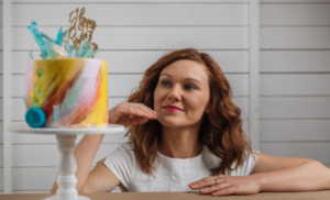 Learn how to design beautiful cakes with trendimi
