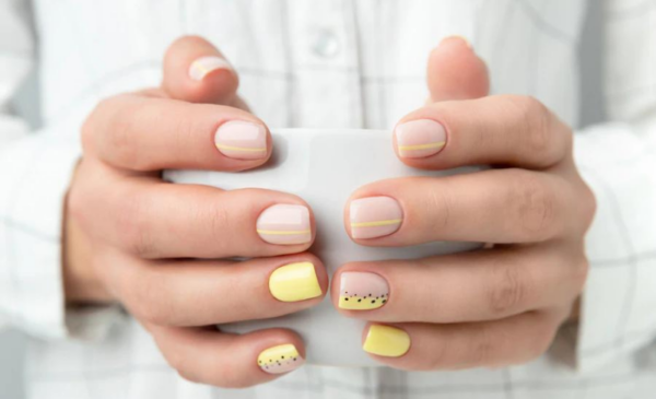 take a gel manicure and nail artist course with trendimi