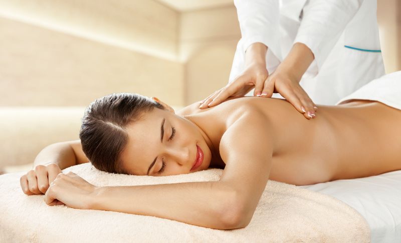 Get A Full-Body Massage and Head Massage in Kuilsriver - Daddy's Deals