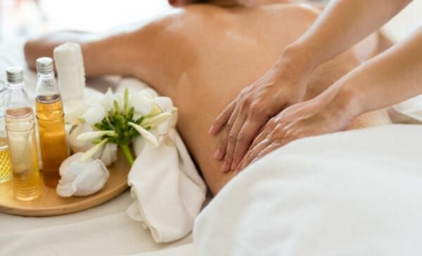 A comprehensive pamper package in Claremont from mantra wellness