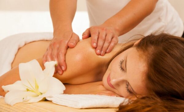 A 2 Hour 30 mins Deluxe Pamper Package for 1 Person in Umhlanga