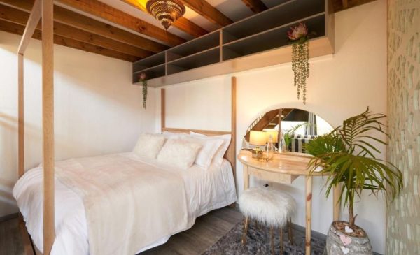 The bedroom in the treehouse villa from Treedom Villas and Vardos in Wilderness