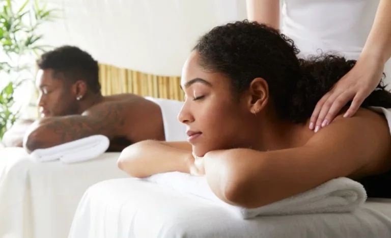 Enjoy a Relaxing Break with a Couple’s Pamper Package