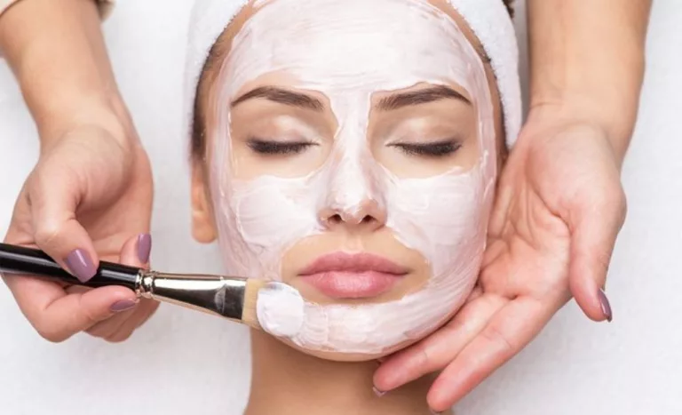Indulge in a Pamper Package for Two with a Lunch Coupon