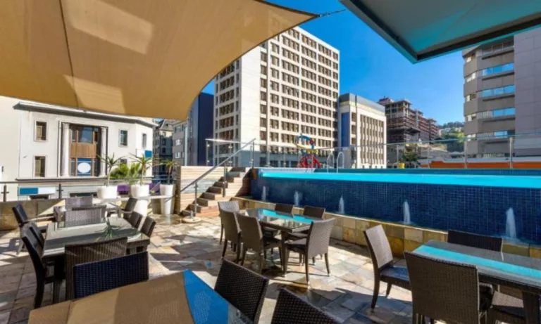 Experience the beauty of Cape Town for 1-Night in Heart of the City